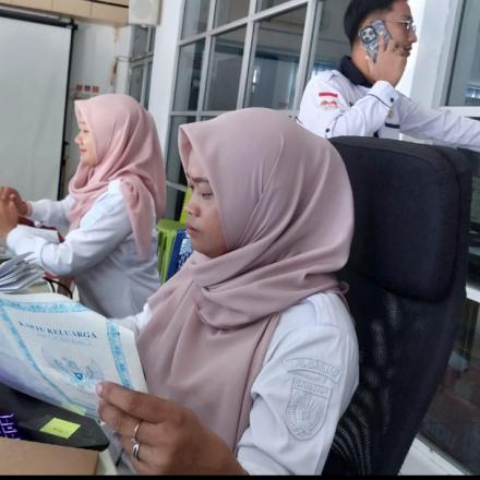 Operator SIAK Gunung Ulin Ikuti Pelatihan Penyegaran Aplikasi SIAK Terpusat di DisdukcapiL Banjar